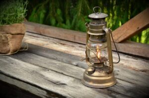 kerosene lamp, light, lamp-1453994.jpg